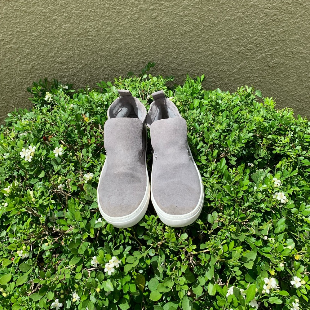 Stylish Gray Unisex Suede Sneakers